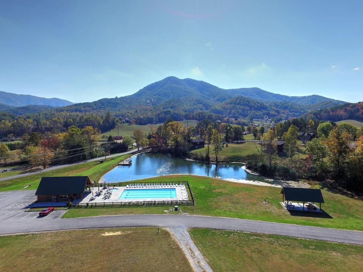 Wilderness Lodge, Hot Tub, Game Room, Pool Access, 1089 Free Tickets Each Paid Day, Dollywood And M Sevierville Exterior foto